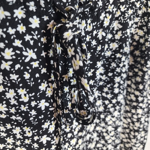 Vtg Y2K MADDEN GIRL Size Small Black Ditsy Floral‎ Deep V-neck Drawstring Romper - Picture 3 of 8